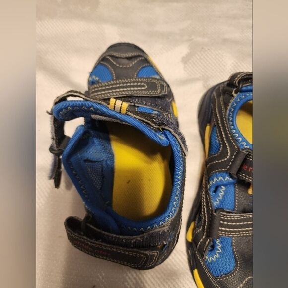 Boys Outdoor Shoes Versatile Walking, Hiking, Water &‎ More Never Worn - Picture 2 of 8